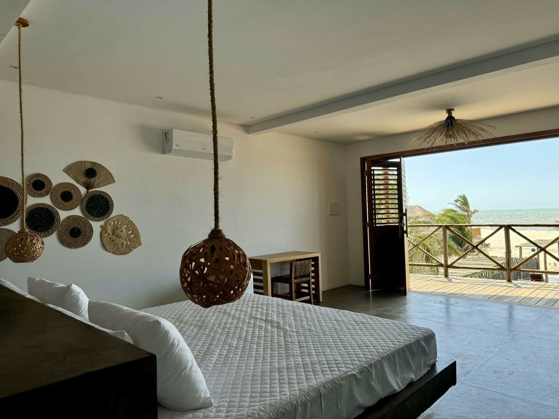 Imagem de Casa espaçosa, pé na areia, com vista maravilhosa, localizada no Preá